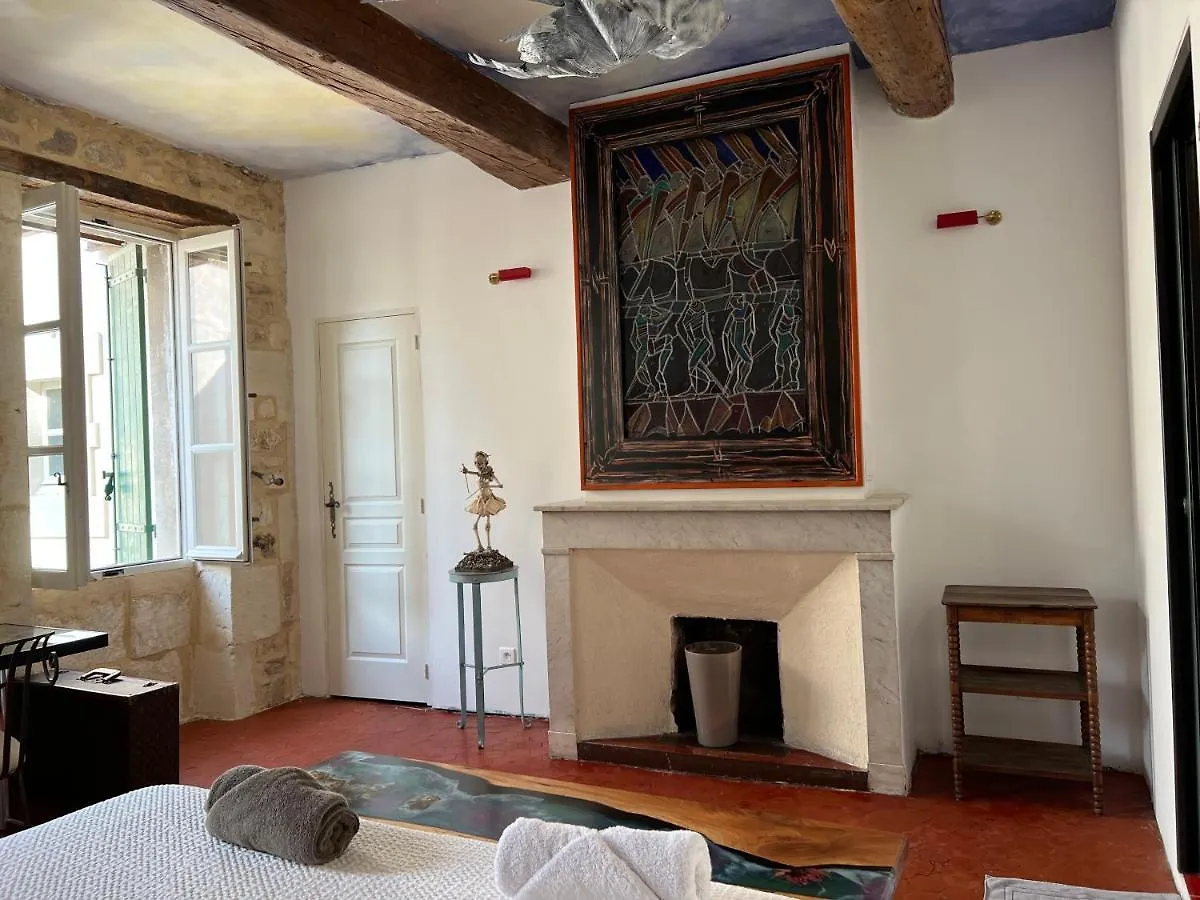 Le Regardeur Bed & Breakfast Saint-Remy-de-Provence 0*,  France